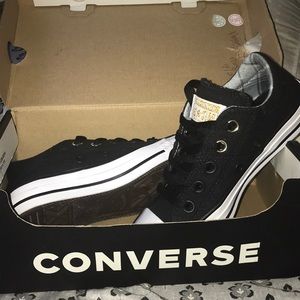 Women’s converse